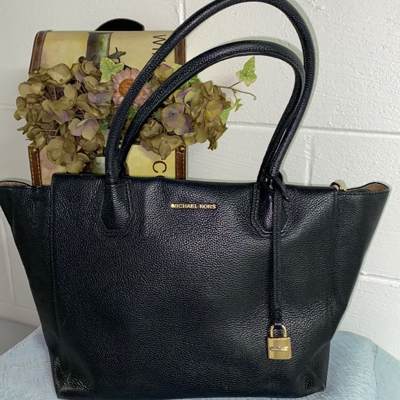 Michael Kors Handbags - Michael Kors Pebbled Leather Handbag